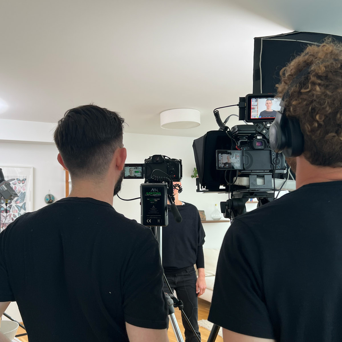 Kameramann mit Gimbal während einer Eventproduktion